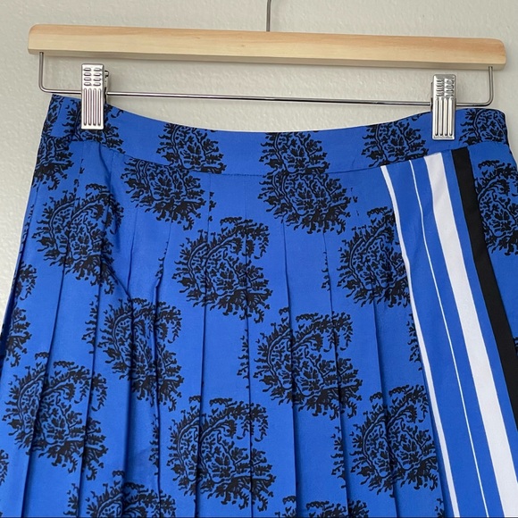 Banana Republic Blue Pleated Paisley Print Faux Wrap Midi Skirt Size 2 Petite - Picture 3 of 9